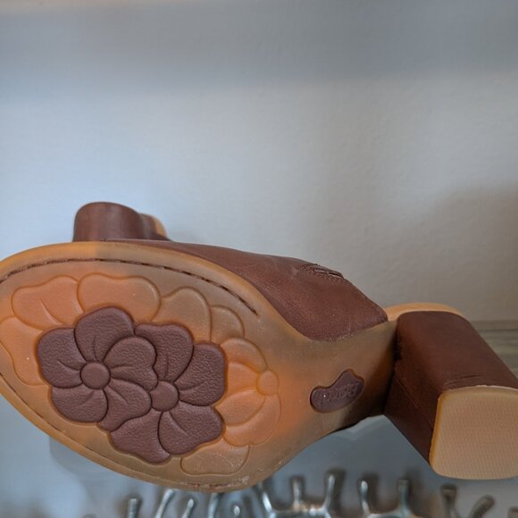 Clarks Brown Mule Shoes - Picture 5 of 9